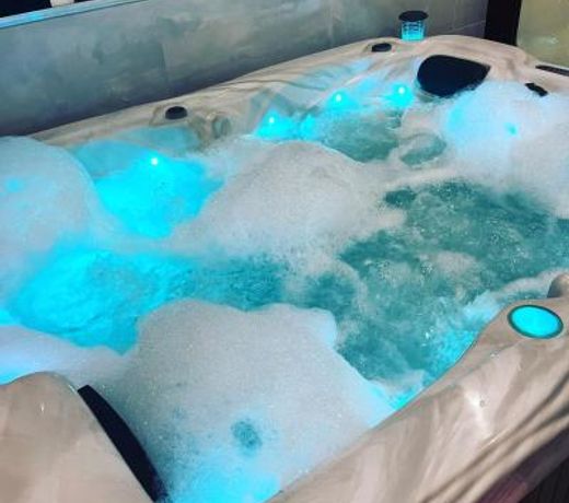 SPABYELLEETLUI spa rouge ou bleu