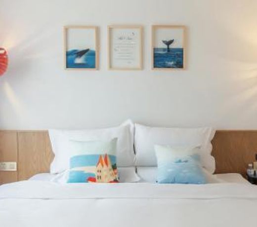 Floral Hotel Â· Jing Hai Man Ju Qingdao