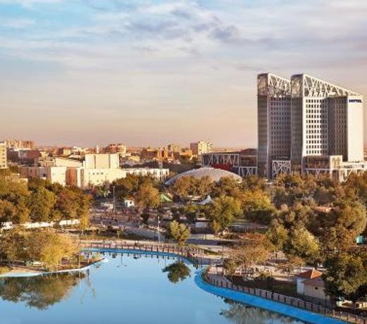 Park Mall Hotel & Conference Center