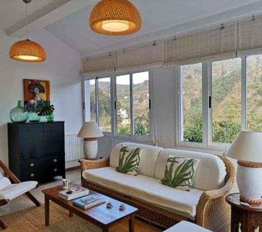 Casa con Cuevita