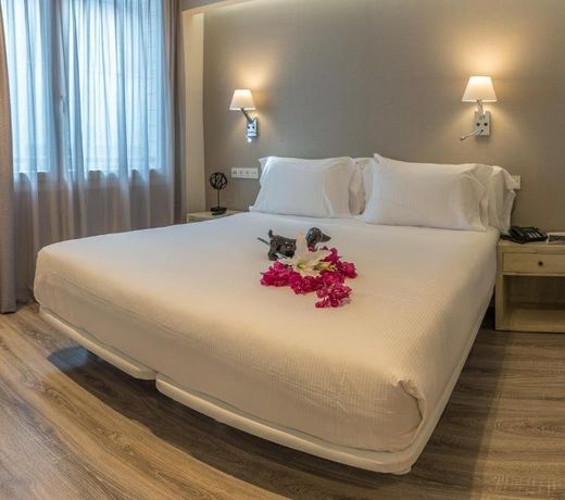 Bilbao City Center by abba Suites