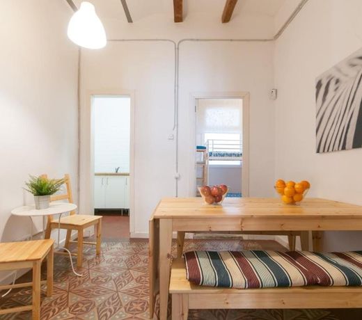 Comfortable Cozy Apartment for Groups in Gracia