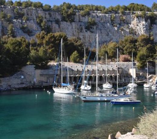 Cassis Lodges