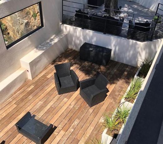 Cassis Lodges