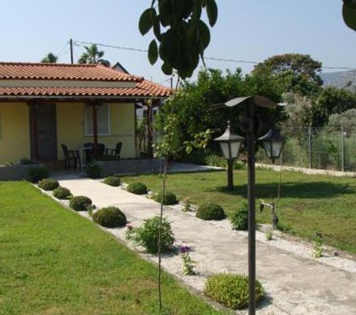 Gorjelina `s House