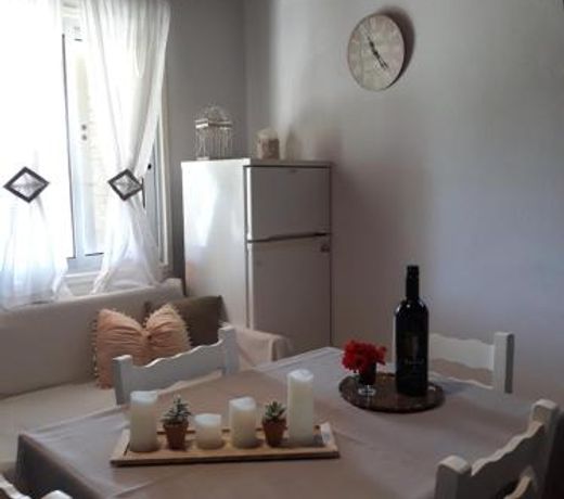 Gorjelina `s House