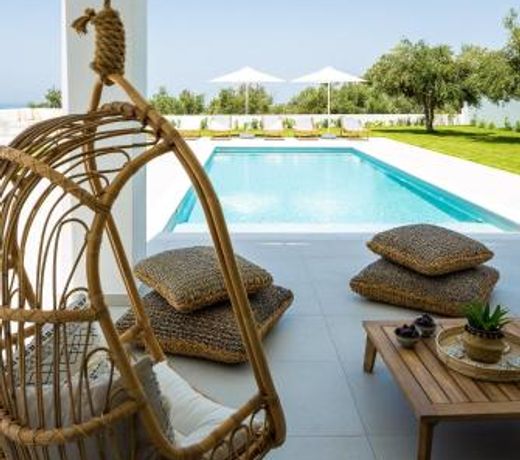Vilana White Elegant Villa