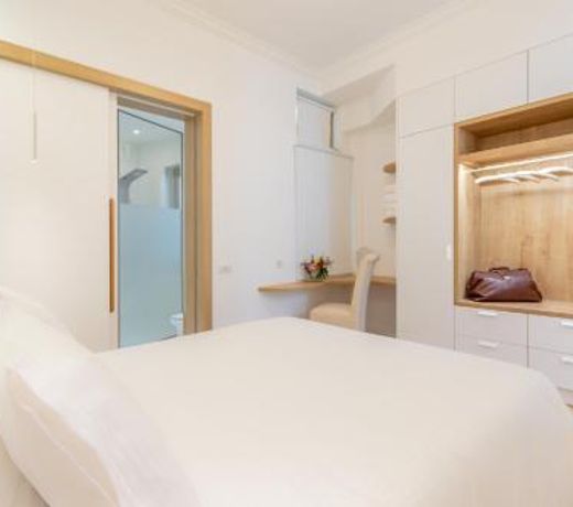 Chandakos 8 Design Apts