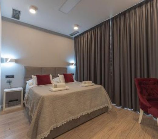 Sky & Sun Luxury Rooms with private parking in the garage - AE1098