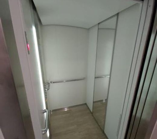 Sky & Sun Luxury Rooms with private parking in the garage - AE1098