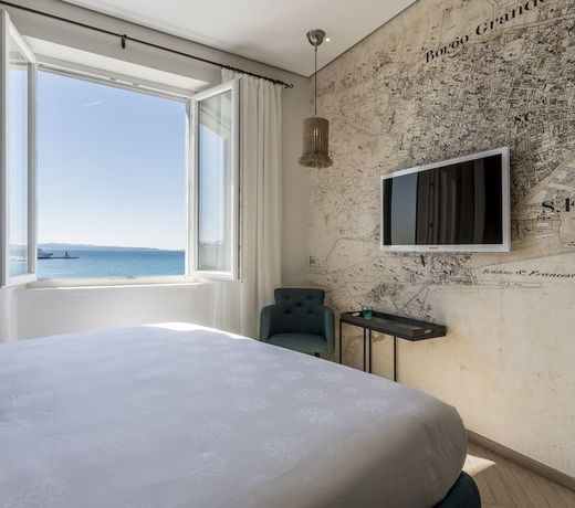 Seaview Luxury Retreat