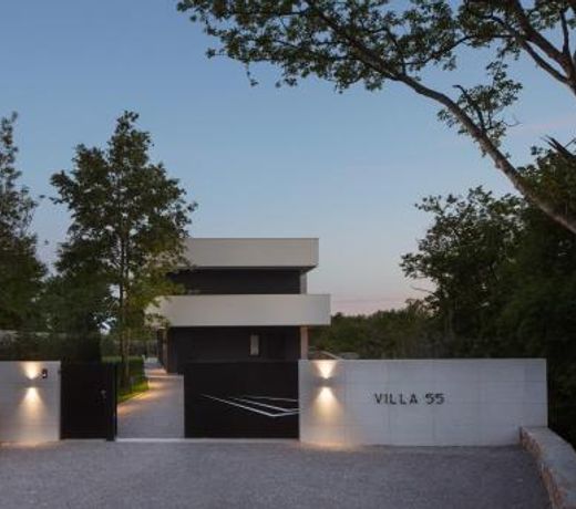 Modern Villa 55 with Pool and Spa
