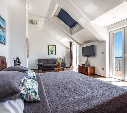 Mediterranean villa with astonishing view over the Adriatic sea and private pool