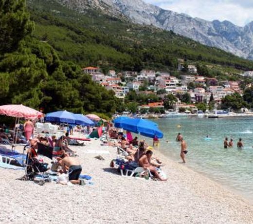 Apartments with a parking space Brela, Makarska - 16596