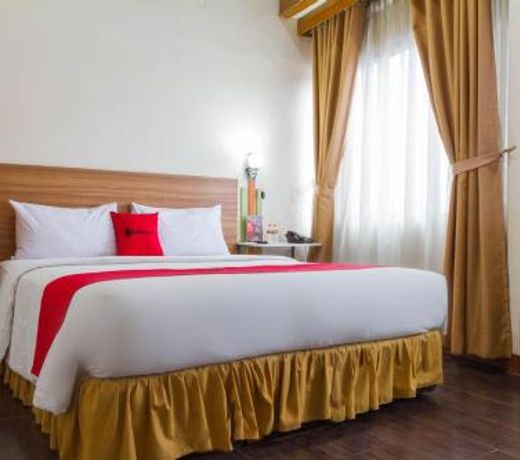 RedDoorz Plus @ Surapati 2