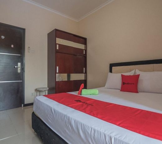 RedDoorz near E Walk Mall Balikpapan