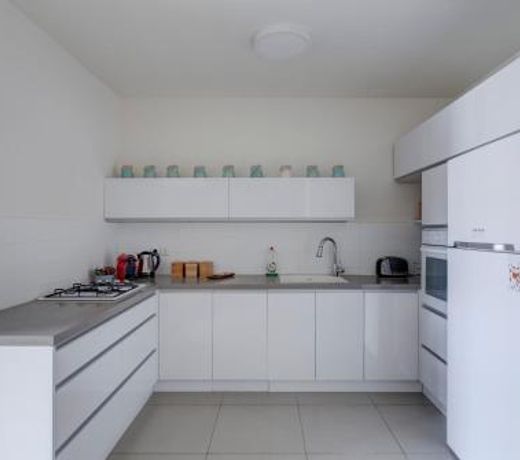 Ella SR by TLV2rent