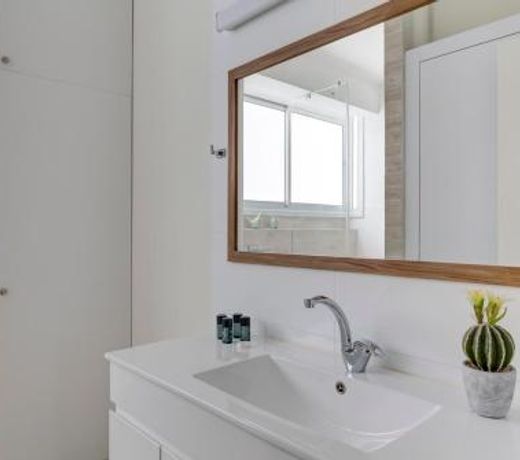 Ella SR by TLV2rent