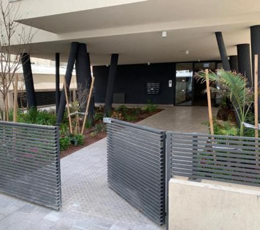 Spacious & Design 2BDR W/ balcony and parking