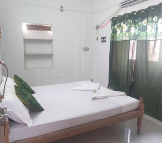Bob Cafe and Guest House