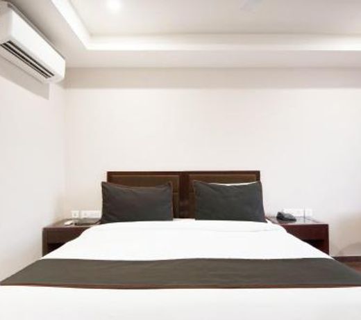 OYO Townhouse 132 Hotel The Grand