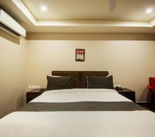 OYO Townhouse 132 Hotel The Grand