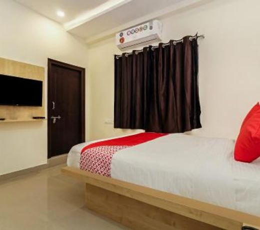 OYO 37762 P Homes