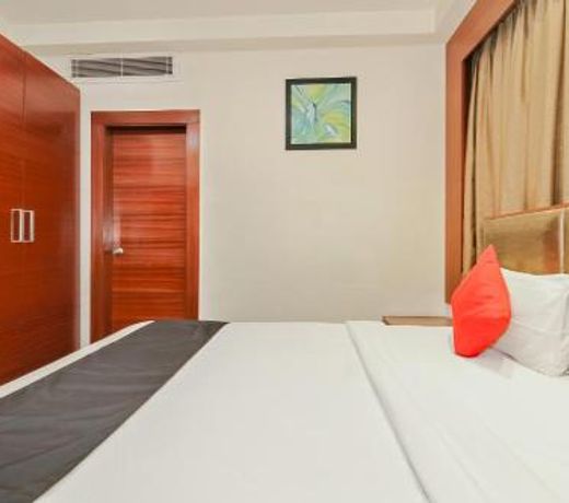 Capital O 35958 Hotel Lake View