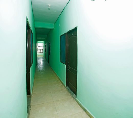 OYO Flagship 28639 Paras Guest House & Restaurant