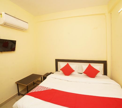 OYO Flagship 28639 Paras Guest House & Restaurant