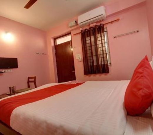 OYO 28738 Abhirami Hotels