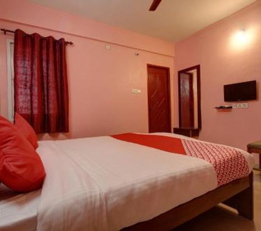 OYO 28738 Abhirami Hotels