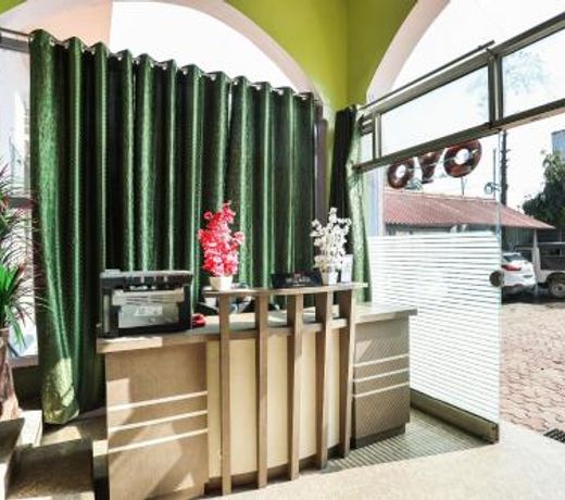 OYO 30366 German Cafe