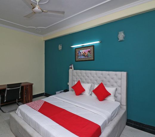 OYO 38025 Hotel The Rock Residency