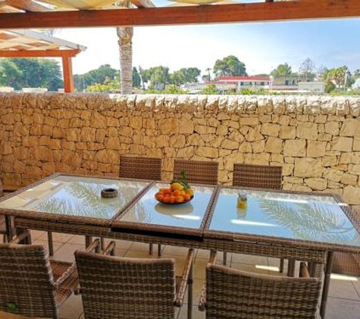 4 bedrooms villa at Scicli 300 m away from the beach with private pool enclosed garden and wifi