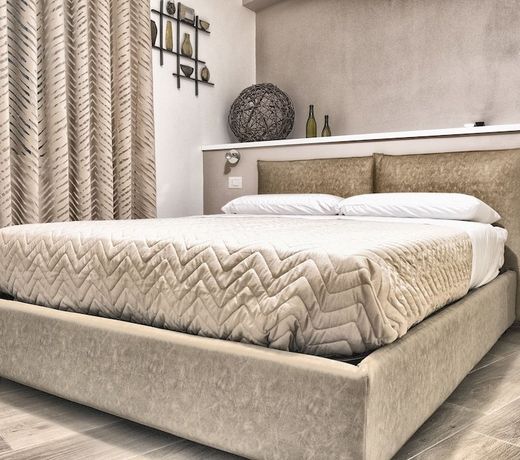 DIMORA FLEGREA room & breakfast