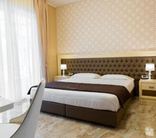 Aurum Suites