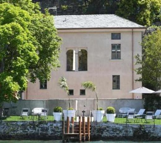 Bifora65 Villa storica fronte lago