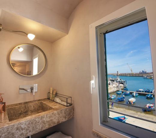 AL CONSOLE LUXURY SUITE
