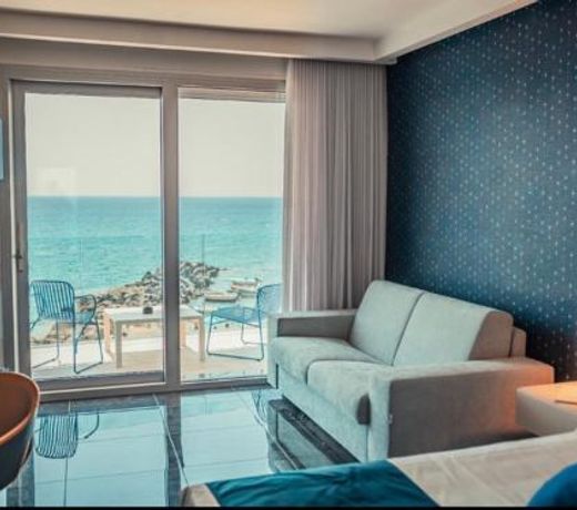 Nautilus Hotel