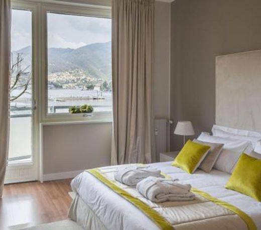 Como Lake Suites