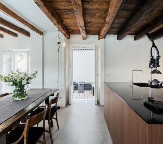 Shades of Como with Private Terrace by Rent All Como