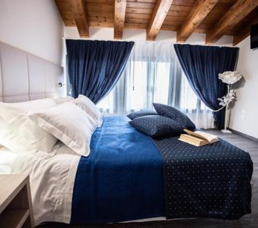 HOME HOTEL