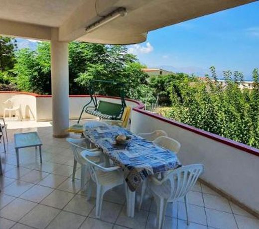 3 bedrooms appartement at Alcamo 100 m away from the beach with sea view enclosed garden and wifi
