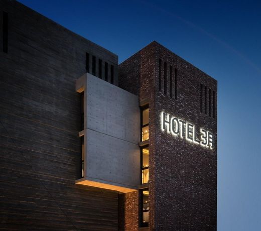 Hotel March