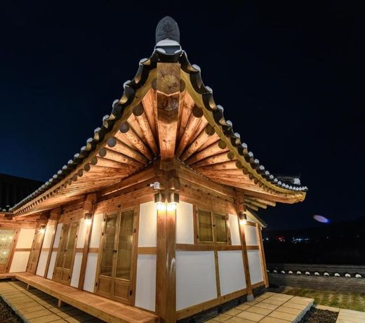 Gyeongju Hwarangroo