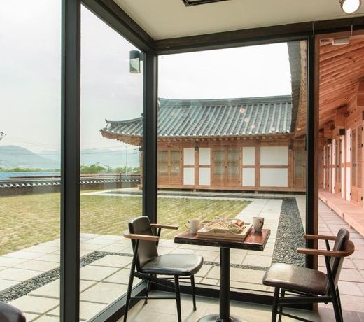 Gyeongju Hwarangroo