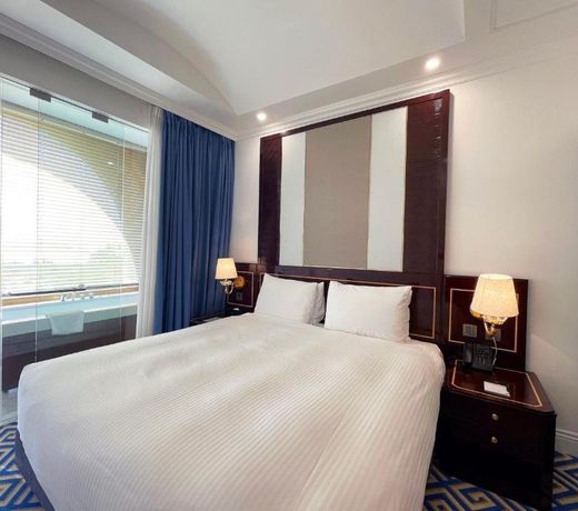 GoldOne Hotel & Suites