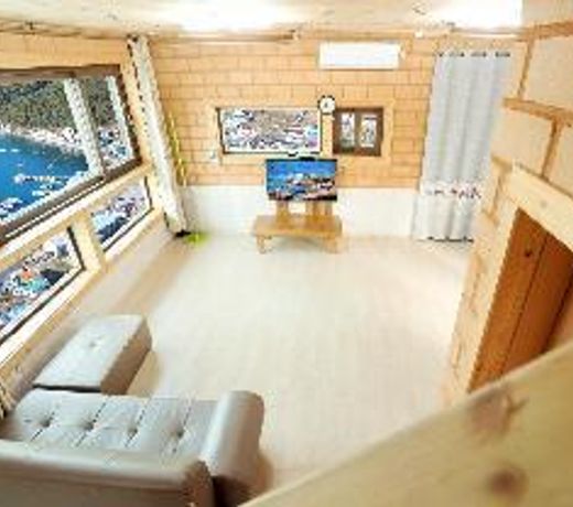 Tongyoung Blue House Spa Pension