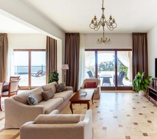 Oak Leaf Residences